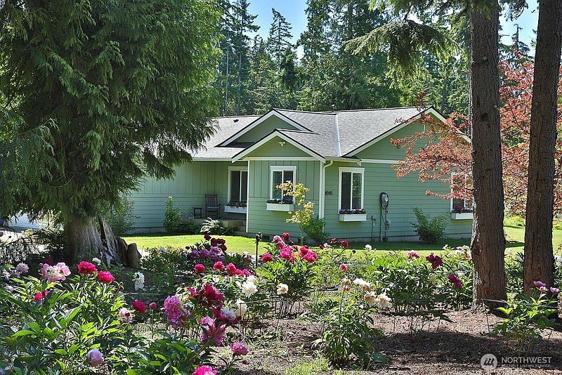 4th image of 6545 Cultus Bay Road