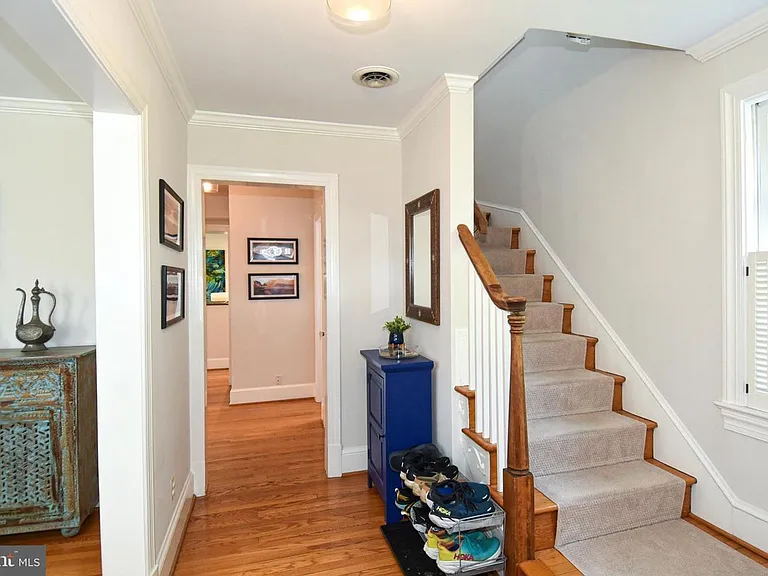 710 W View Ter — Photo 4