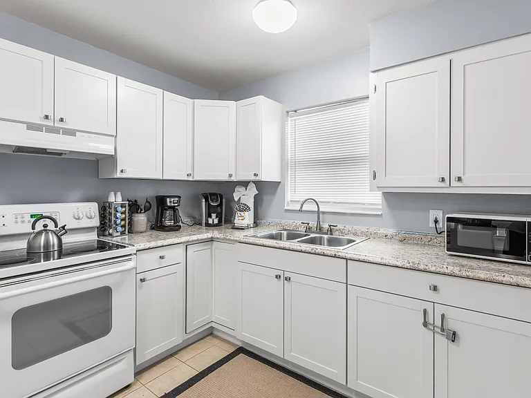 4953 Bayshore Dr — Photo 3