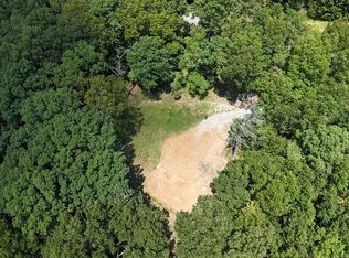 614 Cross Rd, Benton, KY 42025