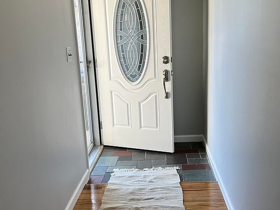 5th image of 517 Bayview Dr