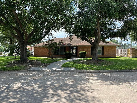 4th image of 1705 Grandview Dr