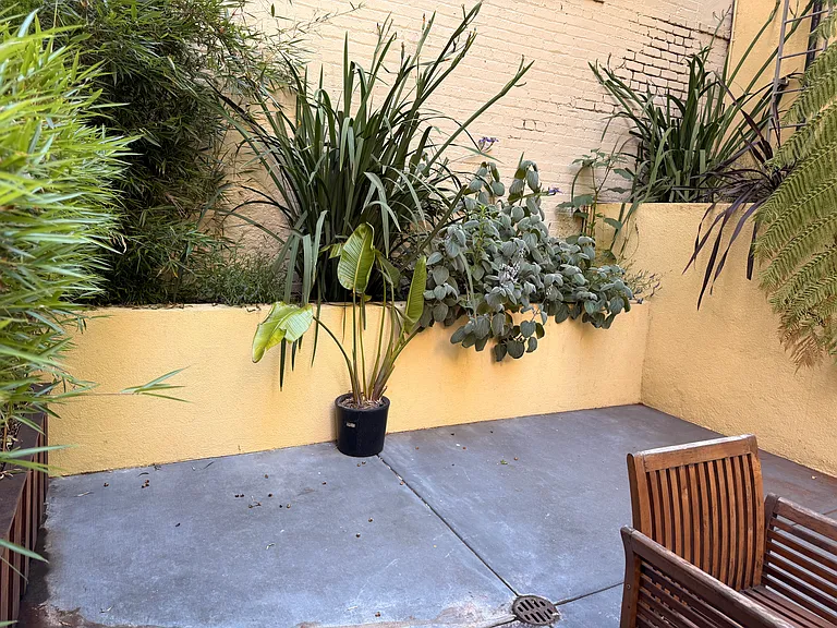 Peaceful retreat surrounded by lush greenery_perfect for relaxing and unwinding.