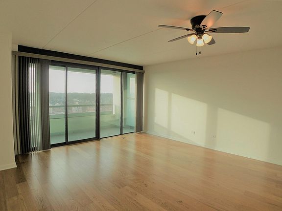 3rd image of 900 Chicago Ave Unit 616
