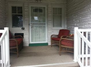 10 Central Dr, Decatur, IL 62526