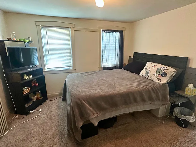 1404 E Newport Rd — Photo 18