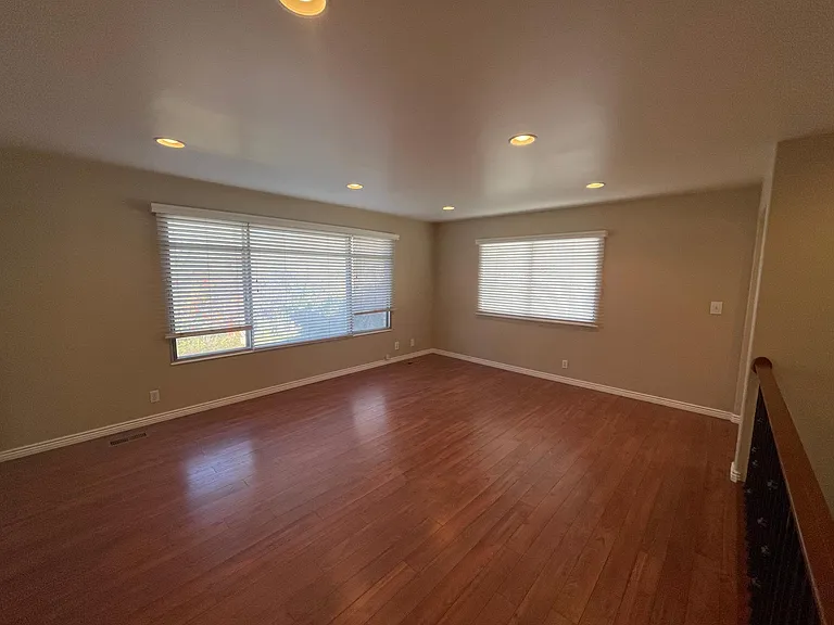 1645 E Parkway Ave — Photo 5