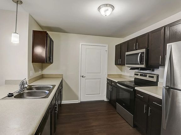 4th image of 1634 Hollywood Rd NW #5958b5f9f