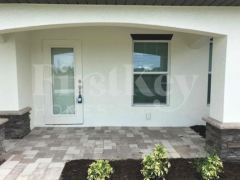 2321 NW 9th Ave — Photo 2