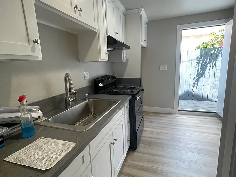 1730 Rose Ave #A — Photo 5