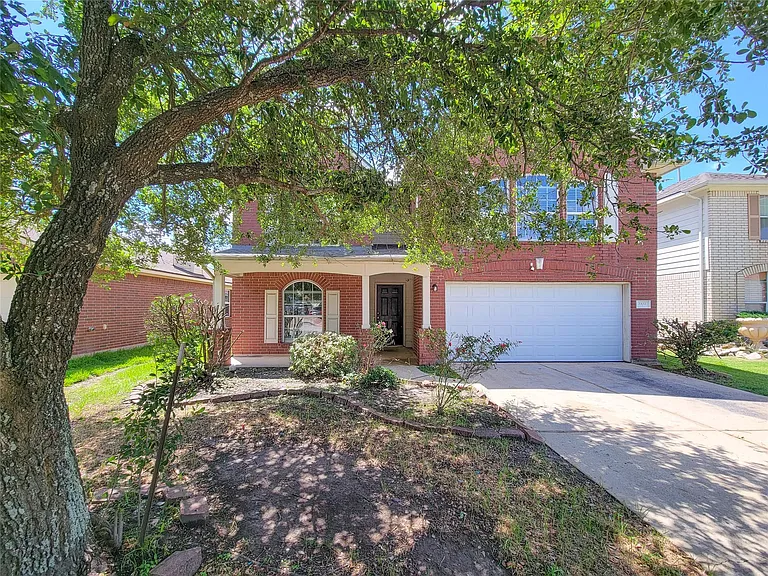 2322 Oxford Point Ln — Photo 5