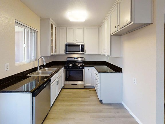 4th image of 521 Calle Montecito Unit 109