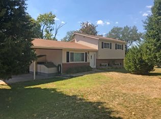 8727 Grant Rd, Saint Louis, MO 63123