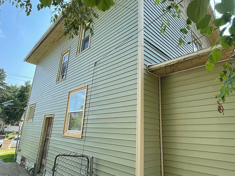 1325 Randolph St — Photo 2