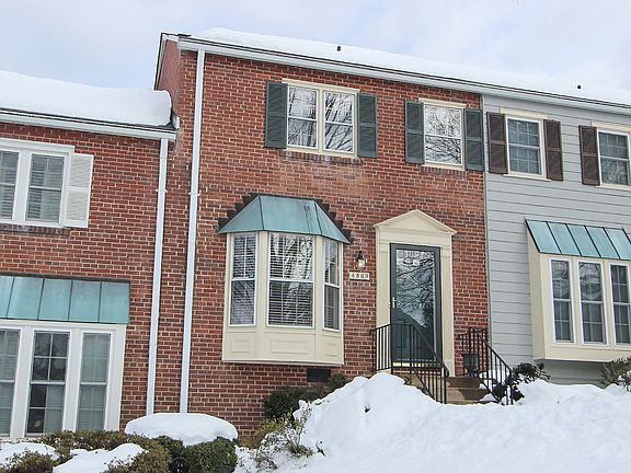 3rd image of 4869 Chevy Chase Dr #162