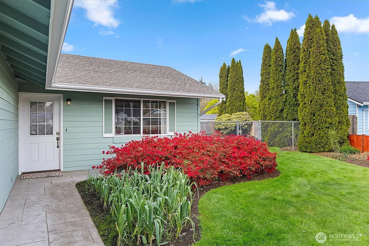3 bed, 1068 sqft, $2,695 — Photo 3