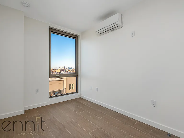 33 Little Nassau St #901 — Photo 7