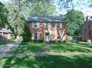 2223 Sheffield Dr, Kalamazoo, MI 49008