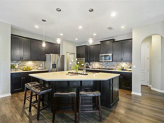3rd image of 4048 Longbow Dr