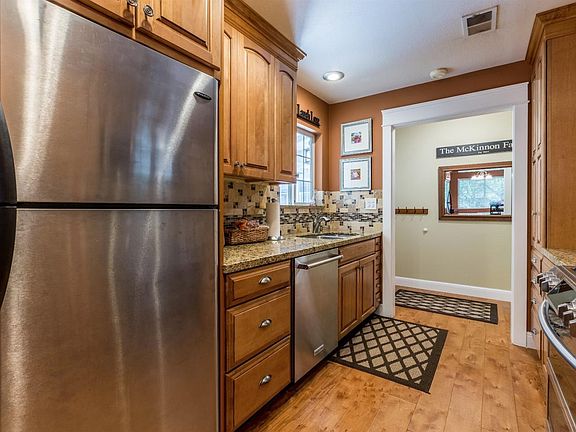 4th image of 1595 Willowdale Dr