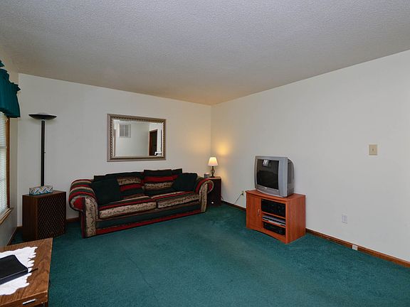 5th image of 145 Briarwood Trl