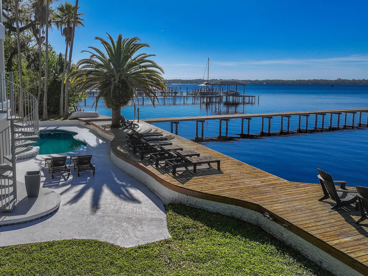 4 bed, 5800 sqft, $15,000 — Photo 4