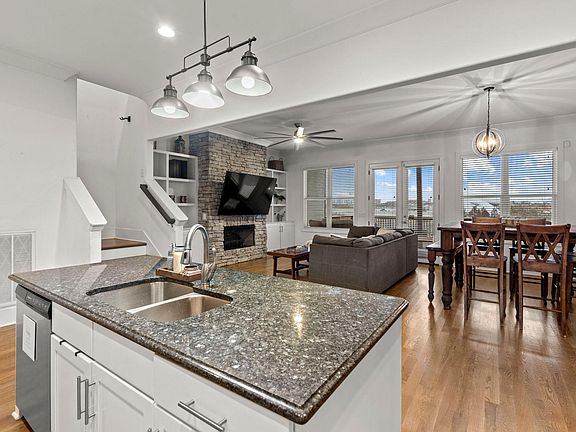 5th image of 906A Youngs Ln