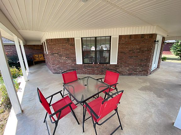 4th image of 205 Cherokee Ln