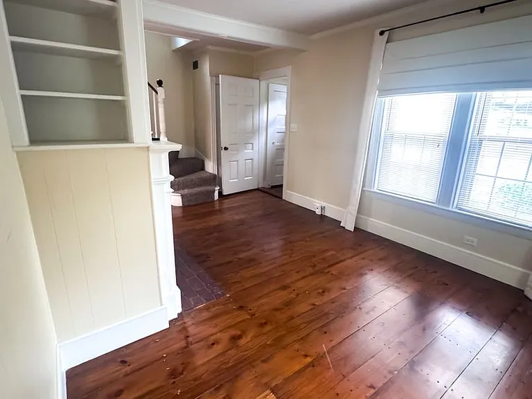 371 Middle St — Photo 8