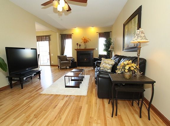 5th image of 18136 Lake Shore Dr