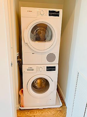 5th image of 229 W 60th St APT 20O