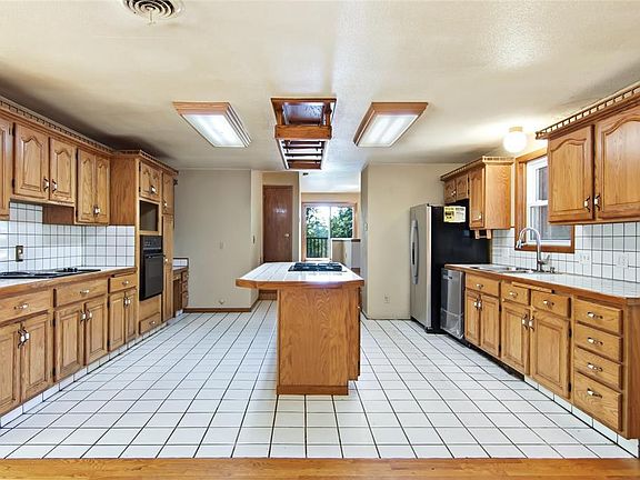 5th image of 3153 Deerfield Road