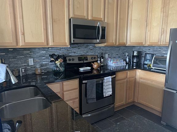 4th image of 660 N 2nd St Unit 401