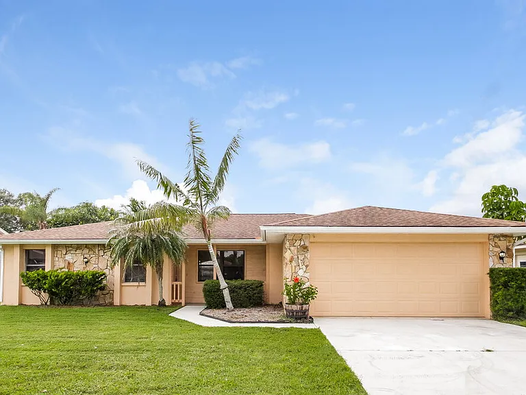4249 Lancaster Dr — Photo 1