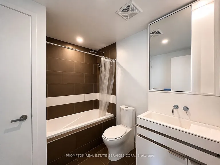 197 Yonge St #4407 — Photo 16