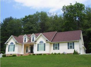 130 N Ivy St, Mountain City, TN 37683