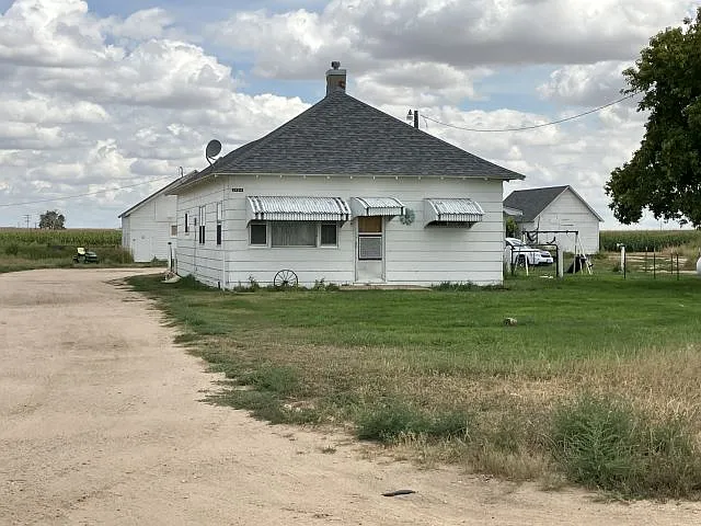 2464 County Road 47 — Photo 1