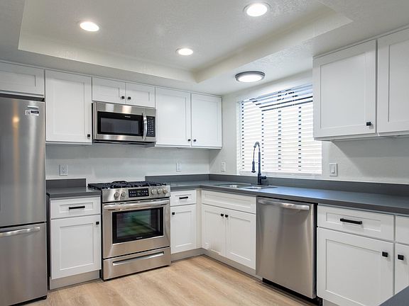 2nd image of 28525 Avenida La Paz #B