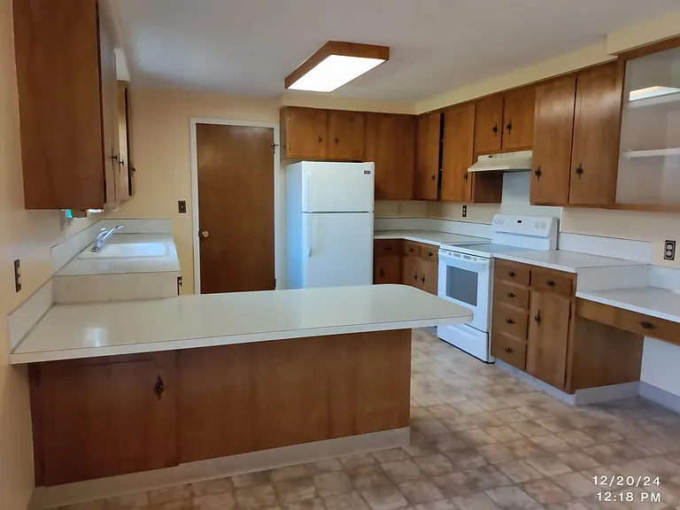 508 W Dakota Ave — Photo 3