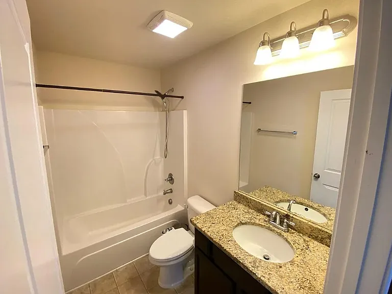 847 Dovefield Ln — Photo 8