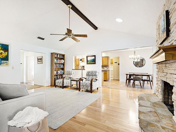 2nd image of 6619 Saddle Ridge Rd