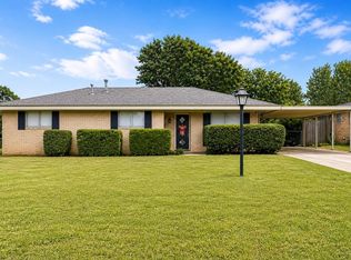 1507 Hulme St, Bowie, TX 76230