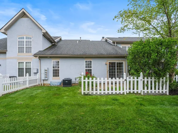 857 Village Dr, Delaware, OH 43015