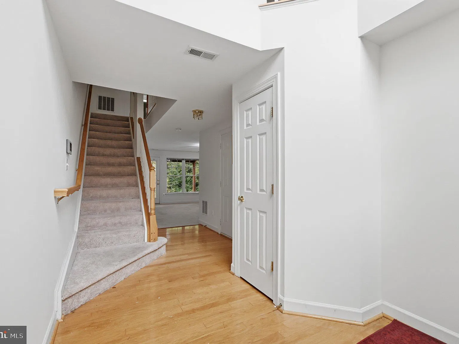 3 bed, 4.0 bath, 2069 sqft, $3,000 — Photo 3
