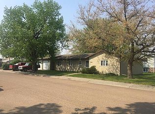 525 10th St N, Glasgow, MT 59230