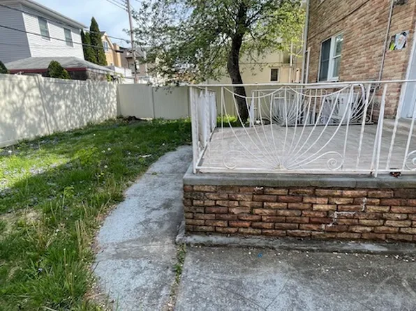 3557 Bedford Avenue image 14 of 18