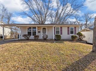 5345 Ville Rosa Ln, Hazelwood, MO 63042