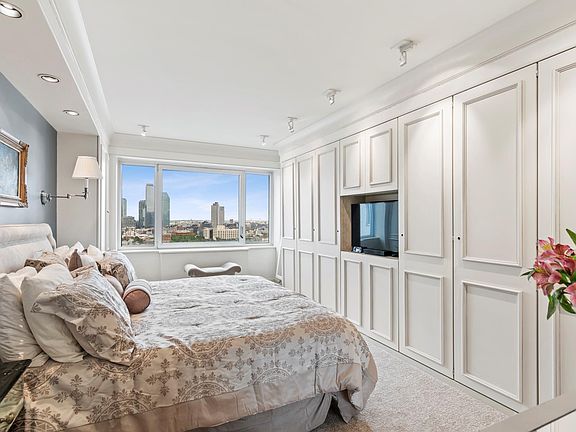 4th image of 45 Sutton Pl S APT 20H