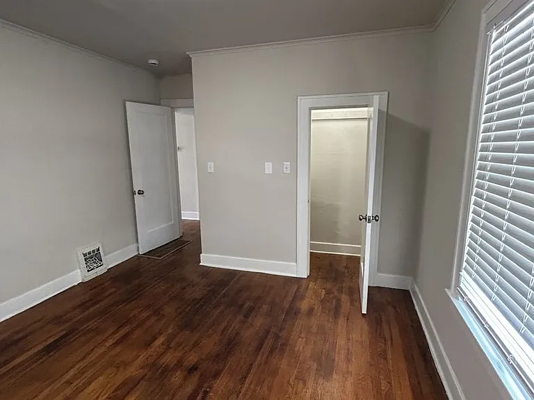 106 W Hudson St — Photo 6