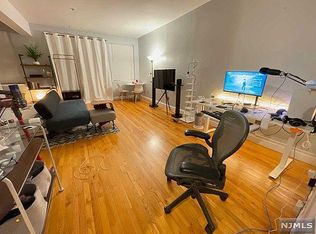 1100 River Rd APT 303, Edgewater, NJ 07020